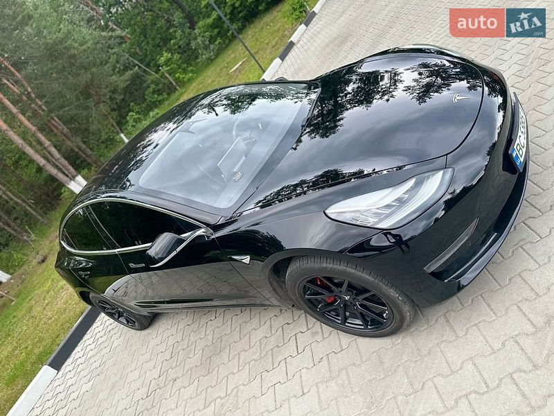 Седан Tesla Model 3 2018 в Жовкве