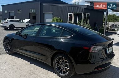 Седан Tesla Model 3 2020 в Кам'янському