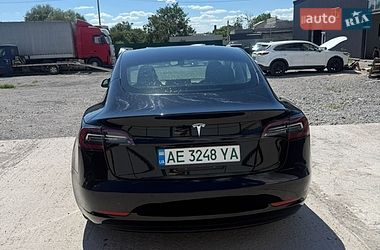 Седан Tesla Model 3 2020 в Кам'янському