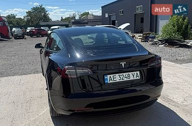 Седан Tesla Model 3 2020 в Кам'янському