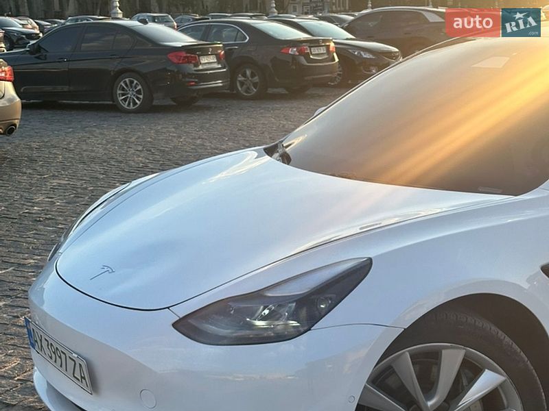 Седан Tesla Model 3 2020 в Харькове