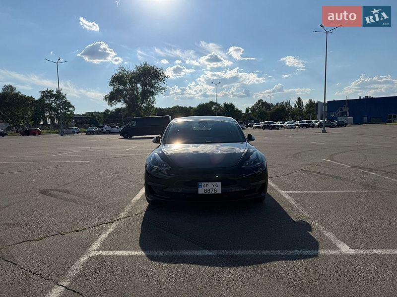 Седан Tesla Model 3 2022 в Днепре