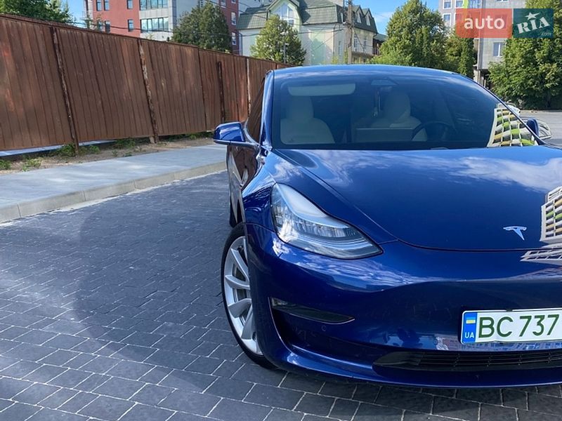 Tesla Model 3 2019
