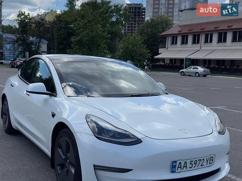 Tesla Model 3 2023