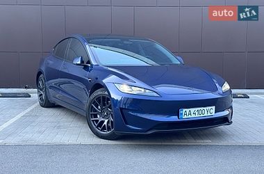 Седан Tesla Model 3 2024 в Києві