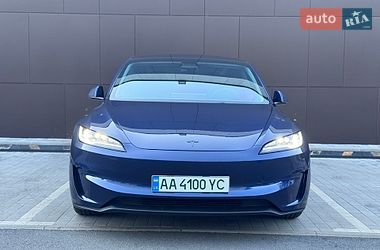 Седан Tesla Model 3 2024 в Киеве