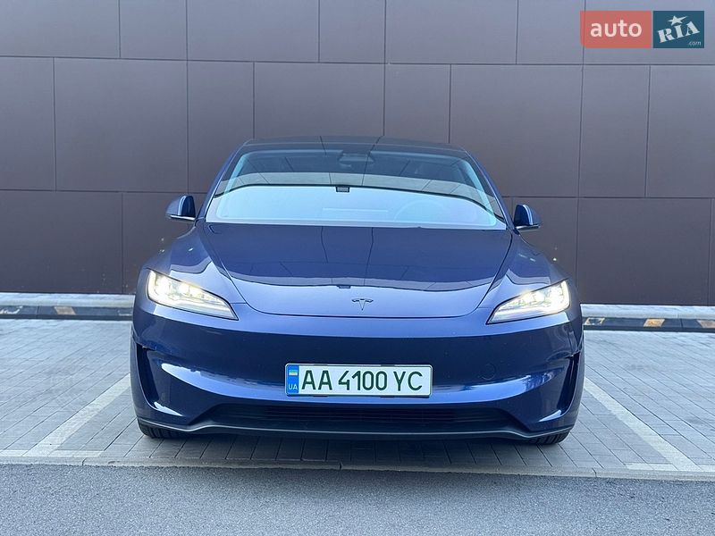 Седан Tesla Model 3 2024 в Киеве