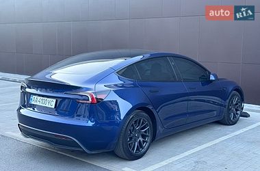 Седан Tesla Model 3 2024 в Киеве