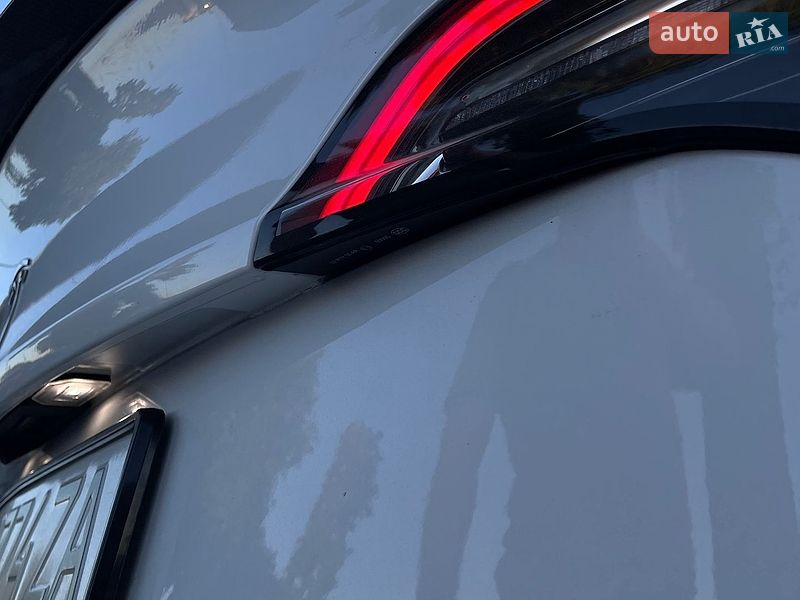Седан Tesla Model 3 2021 в Виннице