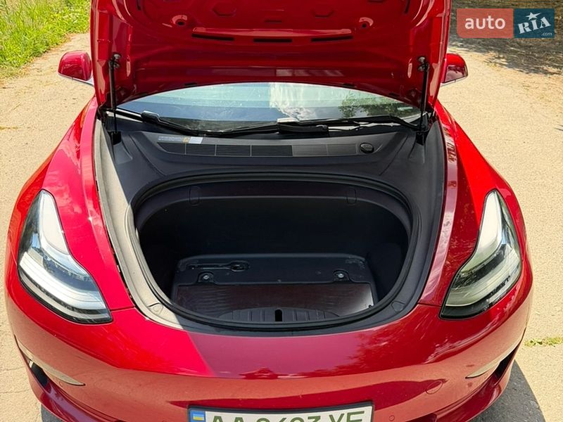 Седан Tesla Model 3 2018 в Самаре