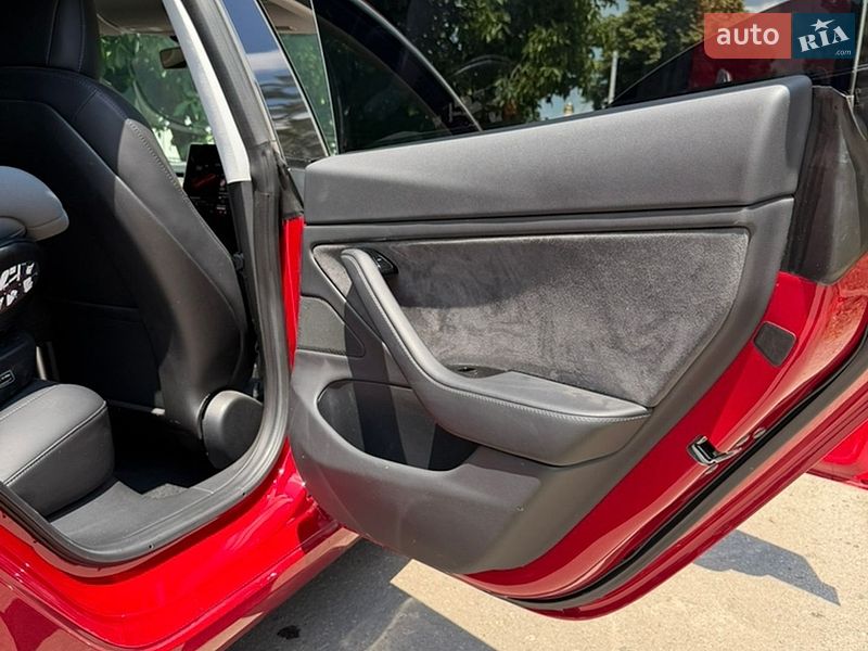 Седан Tesla Model 3 2018 в Самаре