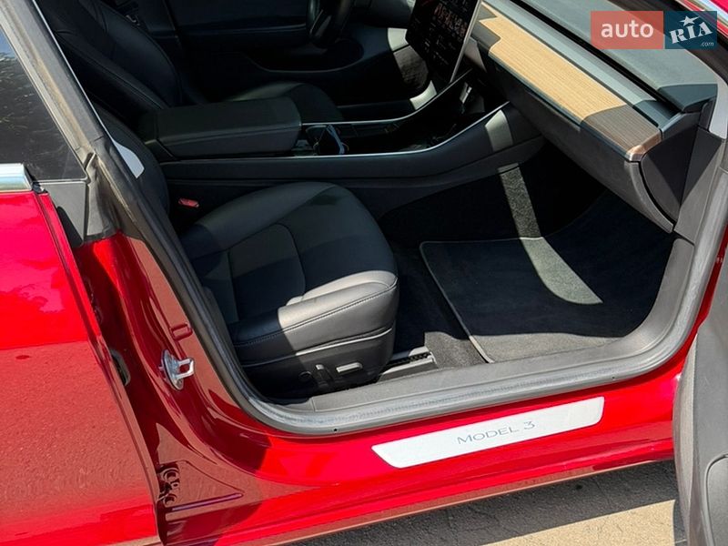 Седан Tesla Model 3 2018 в Самаре