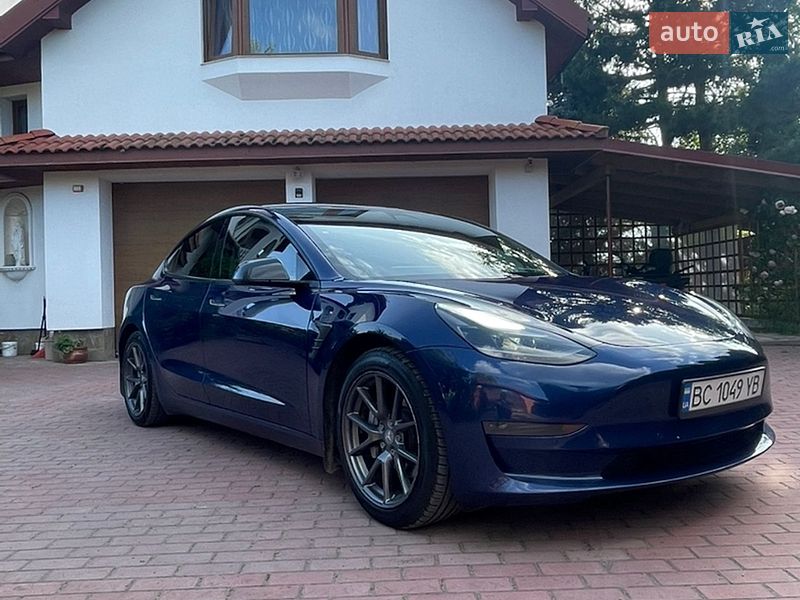 Tesla Model 3 2021