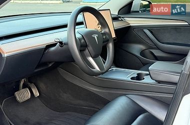 Седан Tesla Model 3 2022 в Киеве
