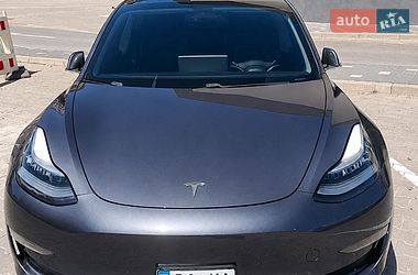 Седан Tesla Model 3 2020 в Тернополе