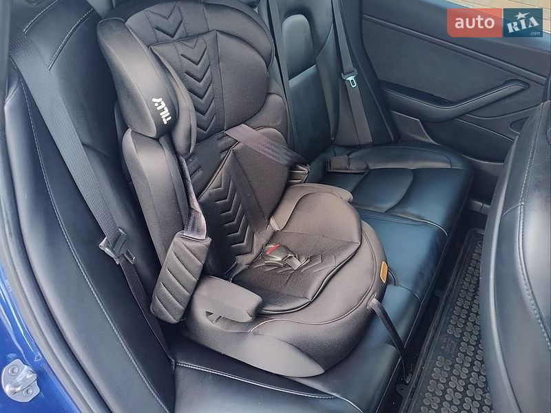 Седан Tesla Model 3 2020 в Житомире