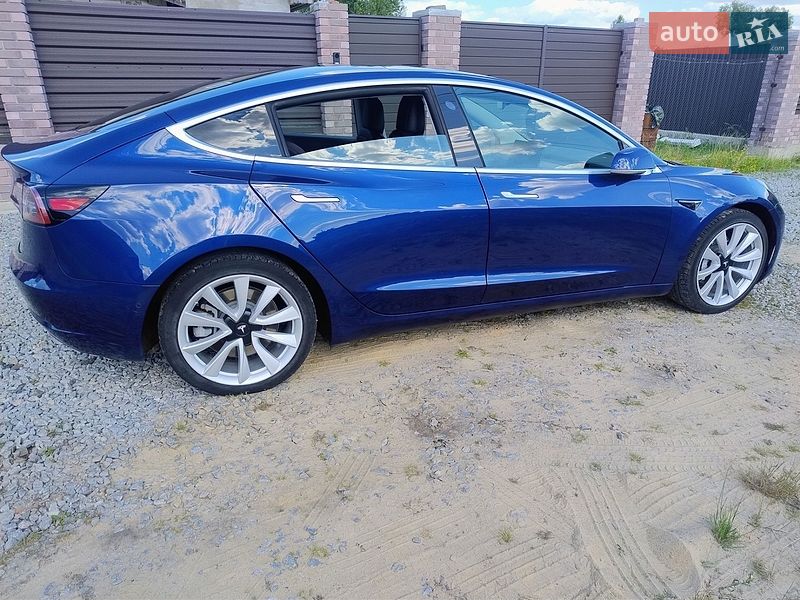 Седан Tesla Model 3 2020 в Житомире