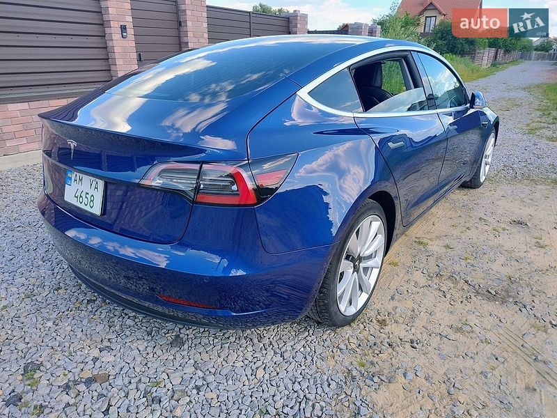 Седан Tesla Model 3 2020 в Житомире