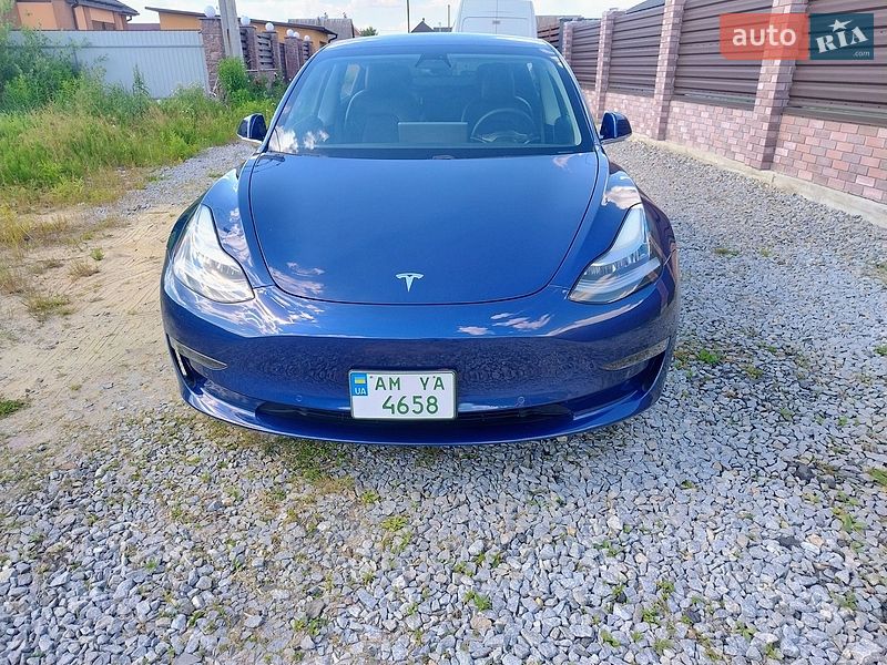 Седан Tesla Model 3 2020 в Житомире