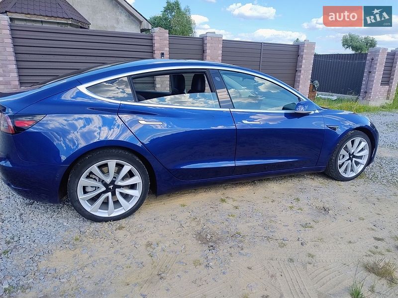Седан Tesla Model 3 2020 в Житомире