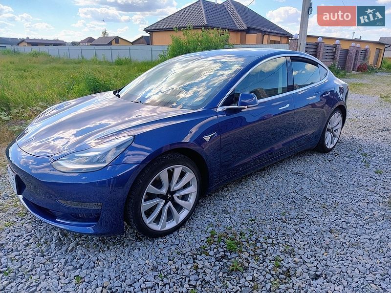 Седан Tesla Model 3 2020 в Житомире