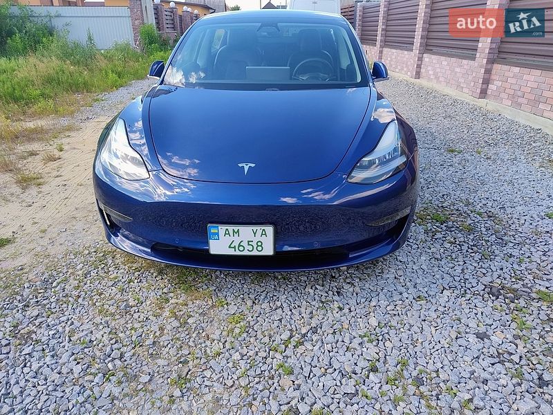 Седан Tesla Model 3 2020 в Житомире