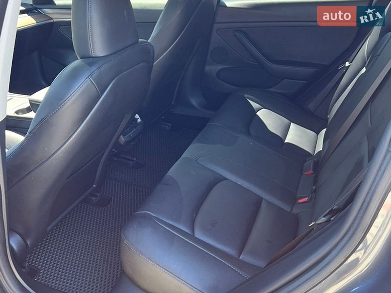 Седан Tesla Model 3 2023 в Золочеве
