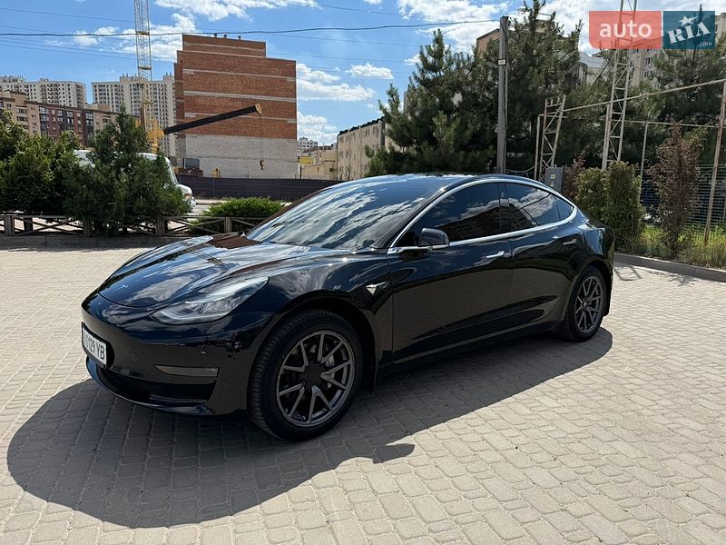 Седан Tesla Model 3 2018 в Одессе