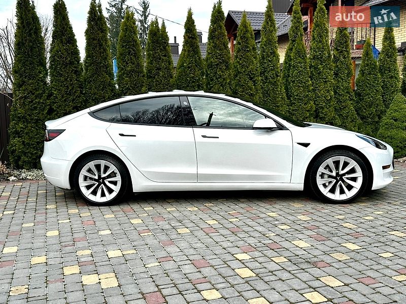 Седан Tesla Model 3 2022 в Вінниці