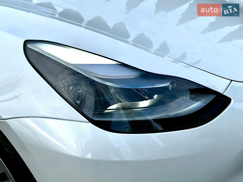 Седан Tesla Model 3 2022 в Вінниці