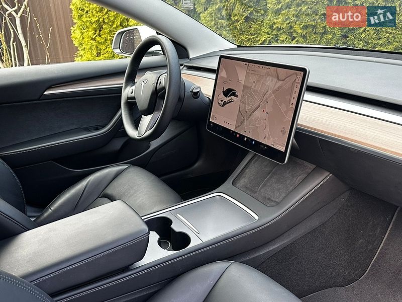 Седан Tesla Model 3 2022 в Вінниці
