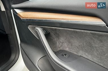 Седан Tesla Model 3 2022 в Вінниці