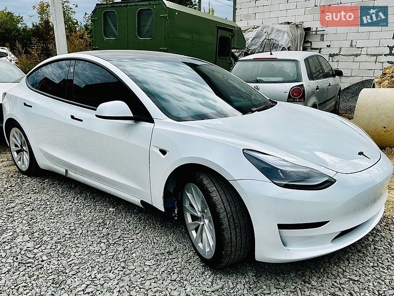 Седан Tesla Model 3 2022 в Вінниці