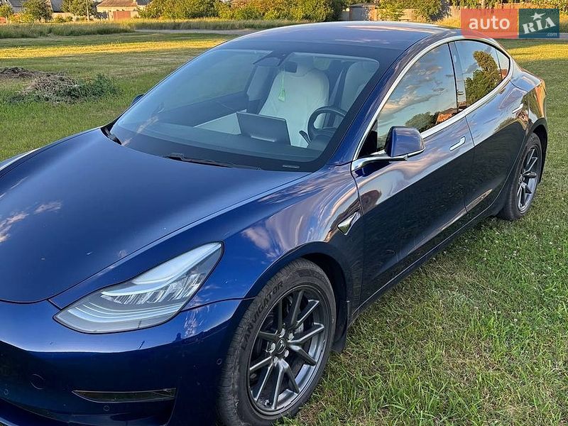 Седан Tesla Model 3 2018 в Харькове