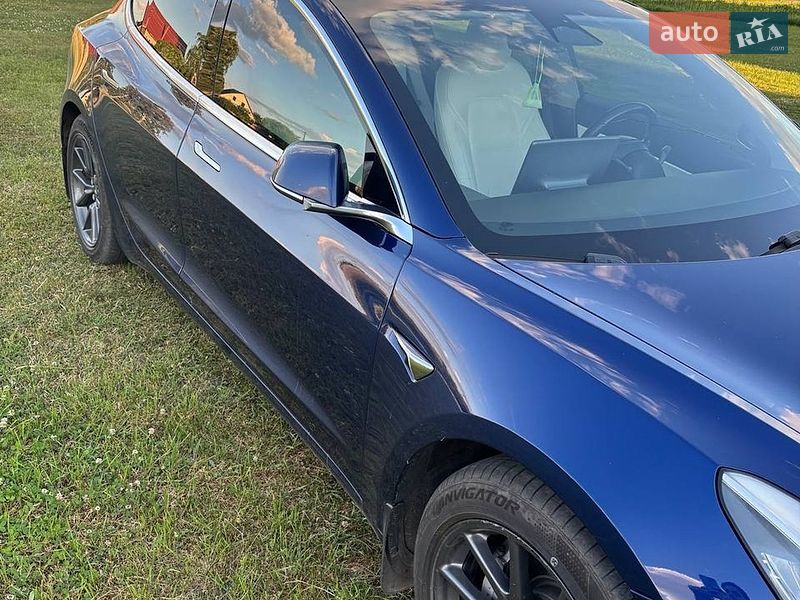 Седан Tesla Model 3 2018 в Харькове