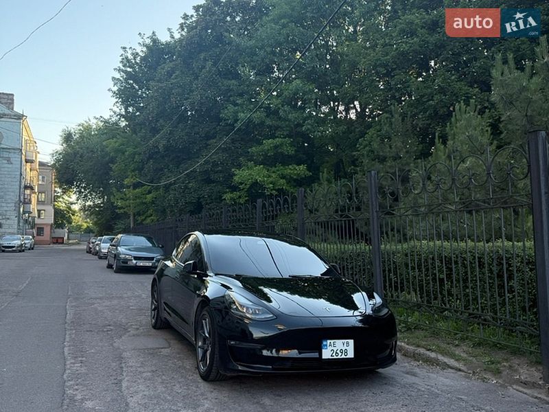 Tesla Model 3 2021