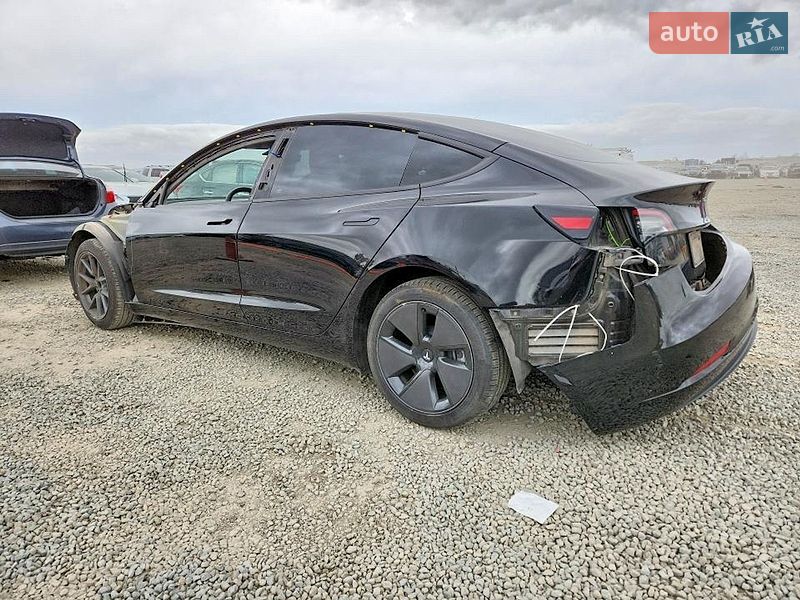 Седан Tesla Model 3 2023 в Львове