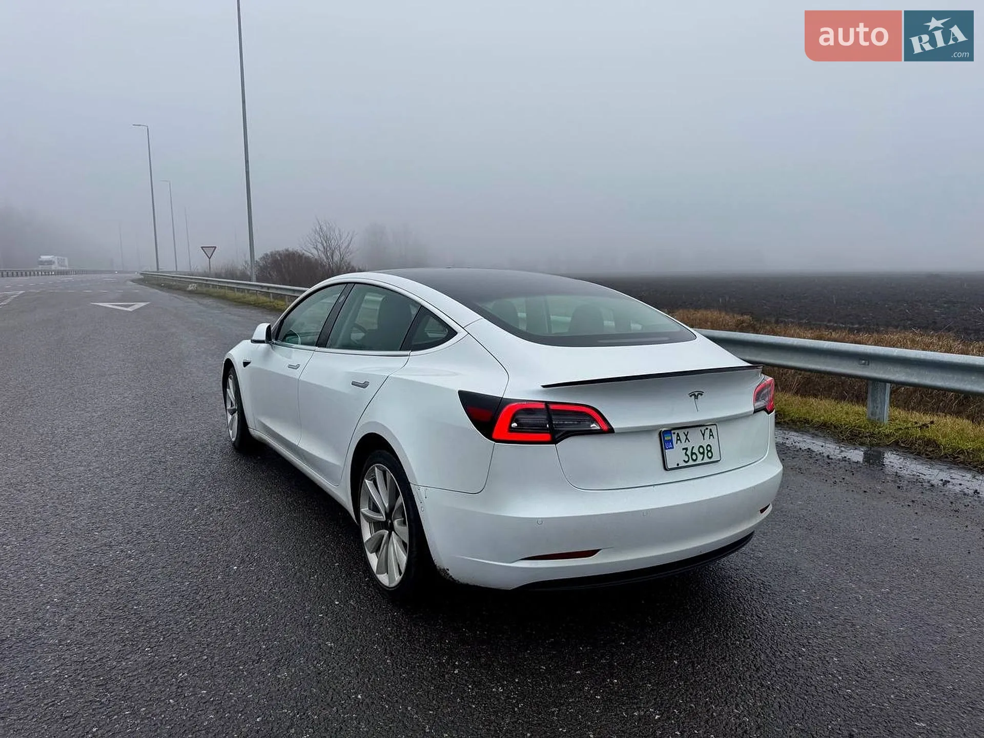 2020 Tesla Model 3 - мініатюра 3