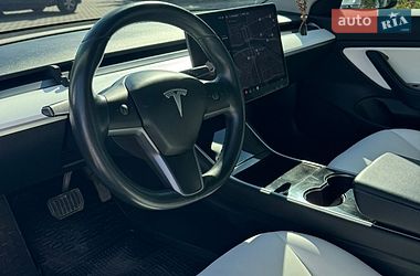 Седан Tesla Model 3 2019 в Кропивницком