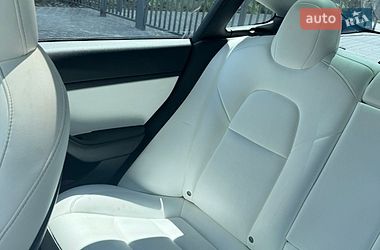 Седан Tesla Model 3 2019 в Кропивницком