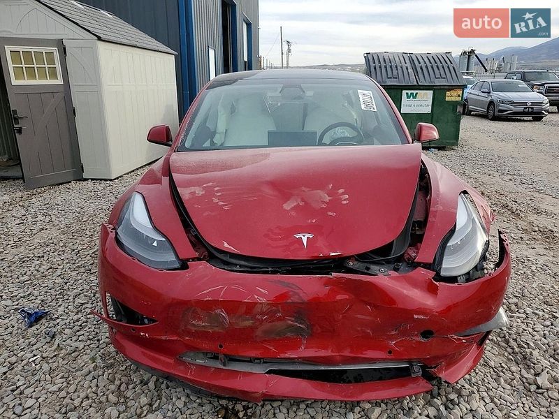 Седан Tesla Model 3 2021 в Виннице