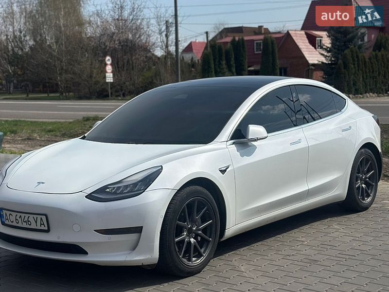 Седан Tesla Model 3 2019 в Луцьку