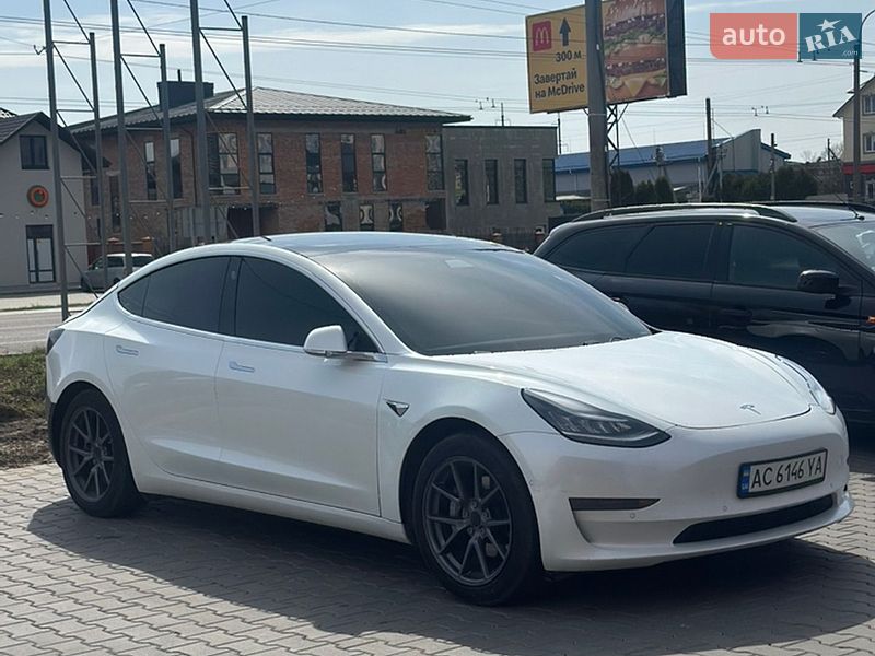Седан Tesla Model 3 2019 в Луцьку