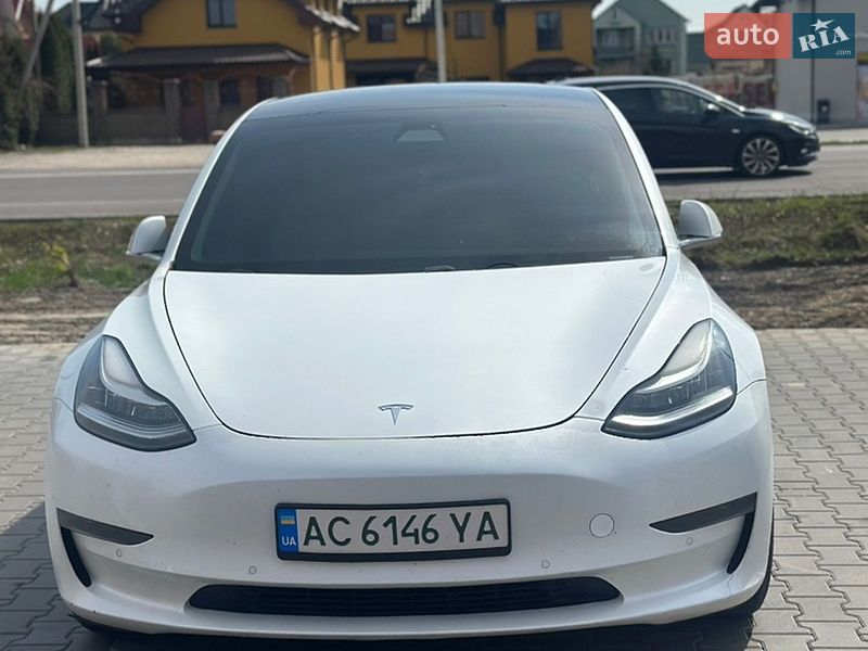 Седан Tesla Model 3 2019 в Луцьку
