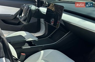 Седан Tesla Model 3 2019 в Луцьку