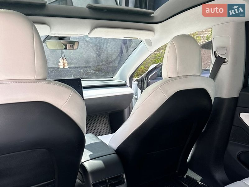 Седан Tesla Model 3 2019 в Луцьку
