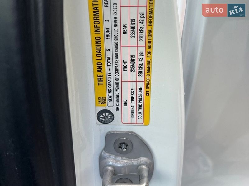 Седан Tesla Model 3 2020 в Житомире