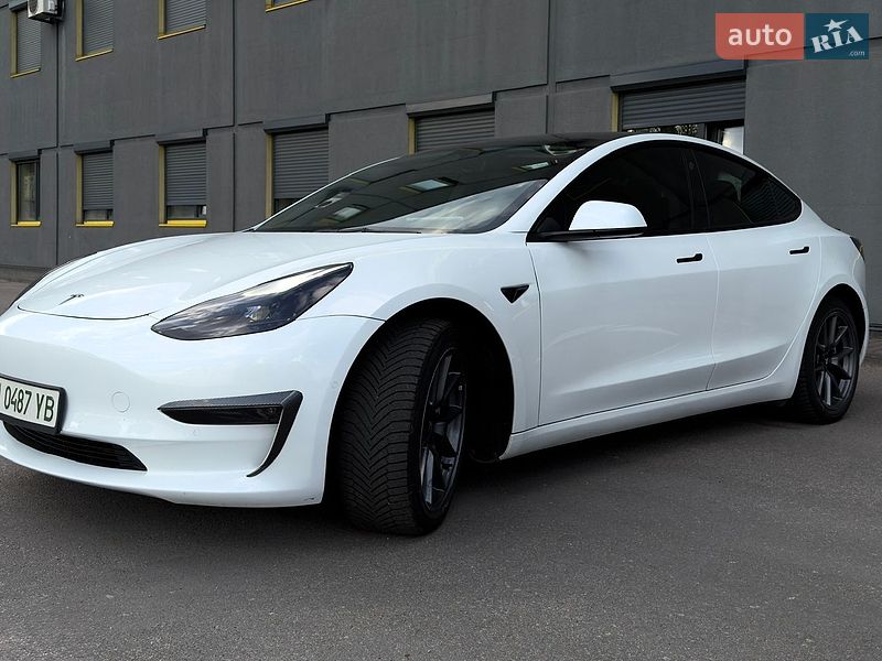 Седан Tesla Model 3 2022 в Києві