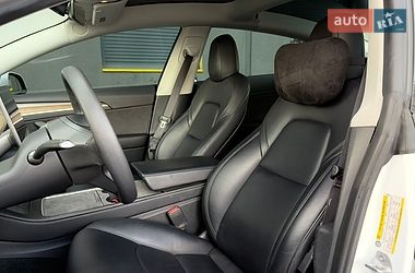 Седан Tesla Model 3 2022 в Києві