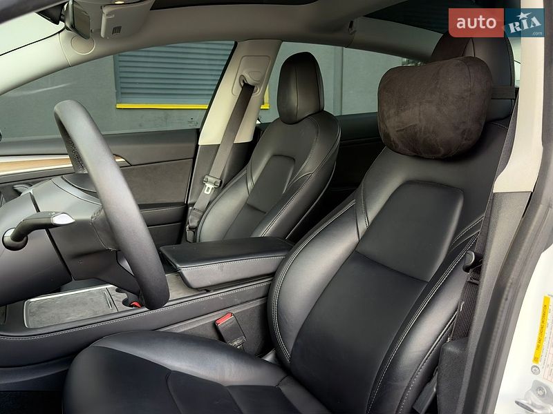 Седан Tesla Model 3 2022 в Києві